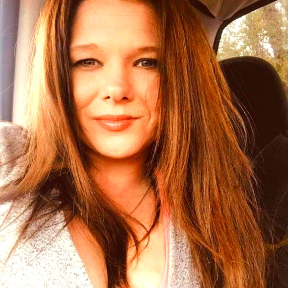 Meet your Posher, Ashley - Picture 3 of 3